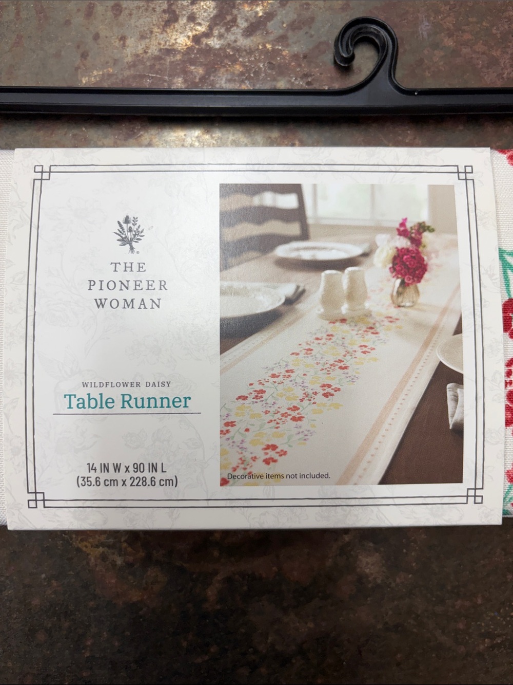 The Pioneer Woman Wildflower Daisy Table Runner NWT 14x90 Floral Country - Picture 2 of 13